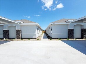 12 Davenport St in Weslaco, TX - Building Photo - Building Photo