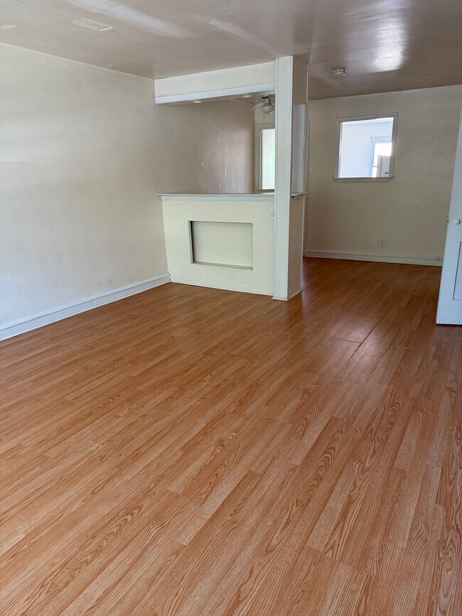 1338 E Mount Pleasant Ave, Unit 1 in Philadelphia, PA - Building Photo - Building Photo