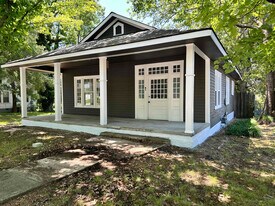 122 Cox Ave in Thomasville, NC - Building Photo
