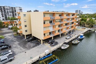 3545 NE 167th St in Miami, FL - Building Photo