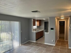 5116 Kirkland Ave in Spring Hill, FL - Foto de edificio - Building Photo