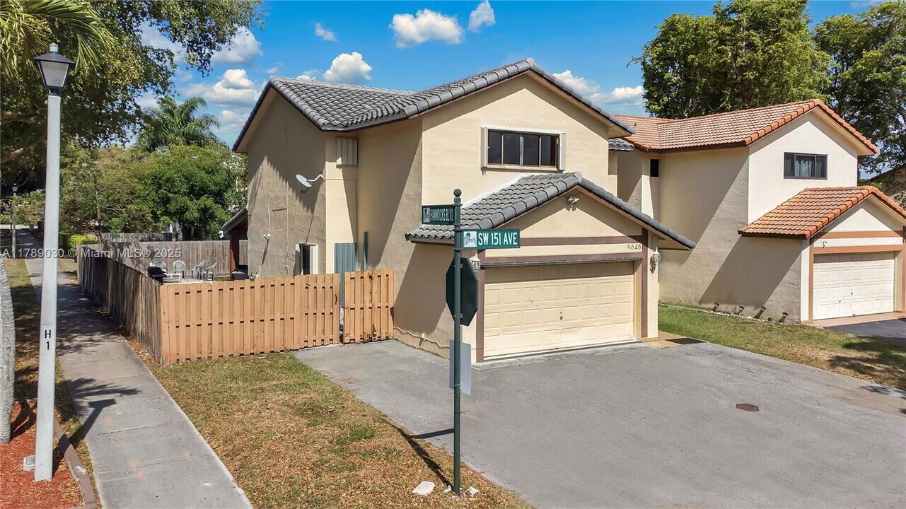 9646 SW 151 Ave in Miami, FL - Building Photo
