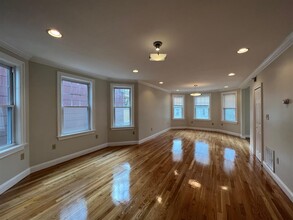 78 Line St, Unit 3 in Somerville, MA - Foto de edificio - Building Photo
