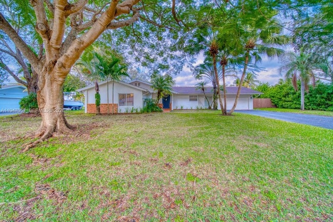 12620 SW 114th Ave in Miami, FL - Building Photo - Building Photo