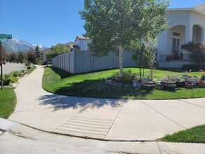 1725 Longbranch Dr in Draper, UT - Building Photo - Building Photo