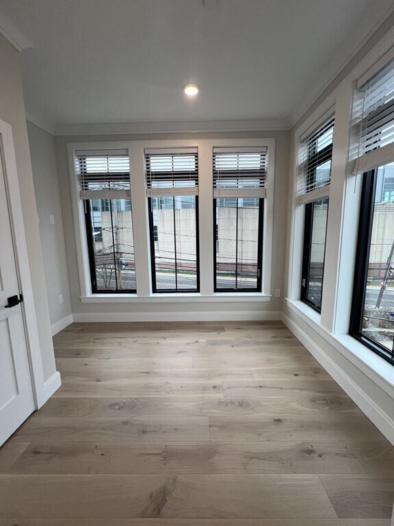 157 Everett St, Unit 1 in Boston, MA - Building Photo - Building Photo