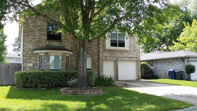 property at 28907 Fox Run Boulevard