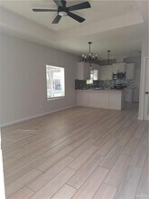 10 N Clarence Ave in Edinburg, TX - Building Photo - Building Photo