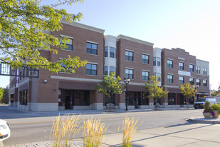 Elmhurst Pointe Apartments