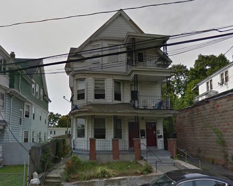 143 Hill St in Waterbury, CT - Foto de edificio