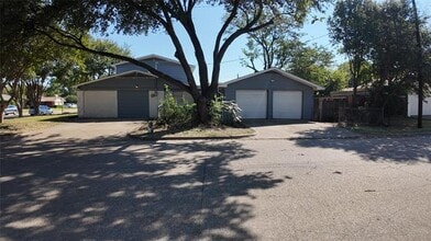 401 San Carlos Dr in Grand Prairie, TX - Building Photo - Building Photo