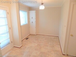 116 E Hickory Grove Rd in Bloomfield Hills, MI - Building Photo - Building Photo