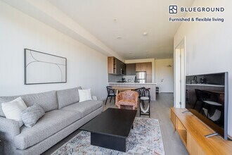 310 Del Sol Dr in San Diego, CA - Building Photo - Building Photo