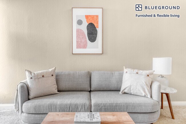 1720 N Fuller Ave-Unit -FL6-ID729 in Los Angeles, CA - Building Photo - Building Photo