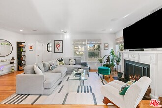 7401 El Manor Ave in Los Angeles, CA - Building Photo - Building Photo