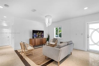 265 Glenridge Rd in Key Biscayne, FL - Building Photo - Building Photo
