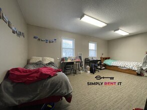 508 Hayward Ave in Ames, IA - Building Photo - Building Photo