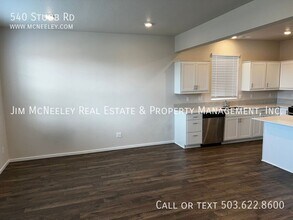 540 Stubb Rd NE in Woodburn, OR - Building Photo - Building Photo