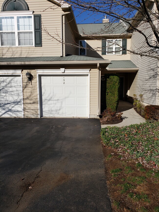 property at 140 Cardinal Ln