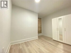 114 Tisdale St N in Hamilton, ON - Building Photo - Building Photo