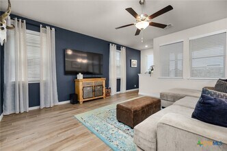 2043 Cowan Dr in New Braunfels, TX - Building Photo - Building Photo