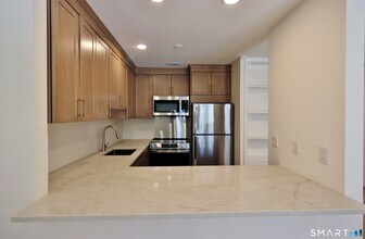 81 Courtland Ave in Stamford, CT - Building Photo - Building Photo