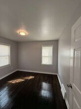 9054 Grandville Ave in Detroit, MI - Building Photo - Building Photo