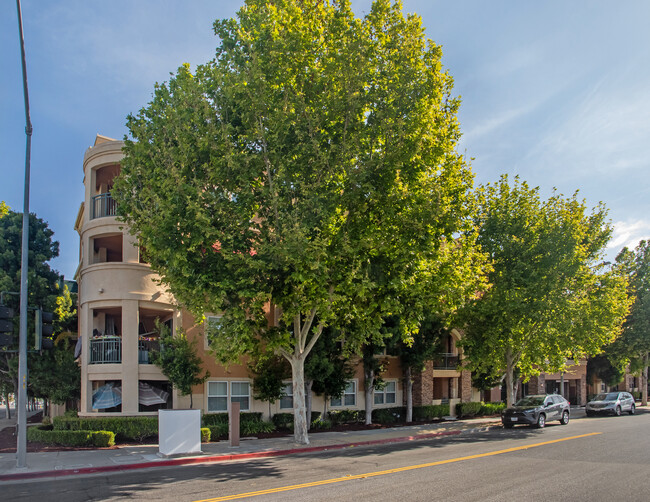 Mid Town Plaza in San Jose, CA - Building Photo - Building Photo