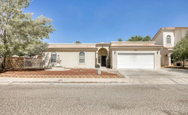 200 Hidden Crest Cir in El Paso, TX - Building Photo - Building Photo