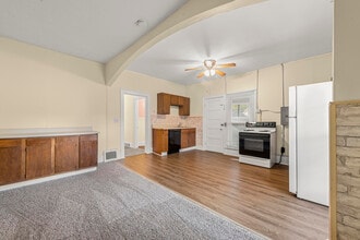 1017 N Holbrook St in Plymouth, MI - Building Photo - Building Photo