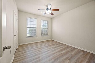 4300 SW Brownstone Ave in Bentonville, AR - Building Photo