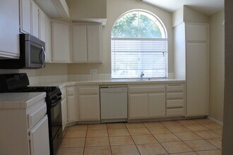 1718 Apricot Dr in Palmdale, CA - Building Photo - Building Photo