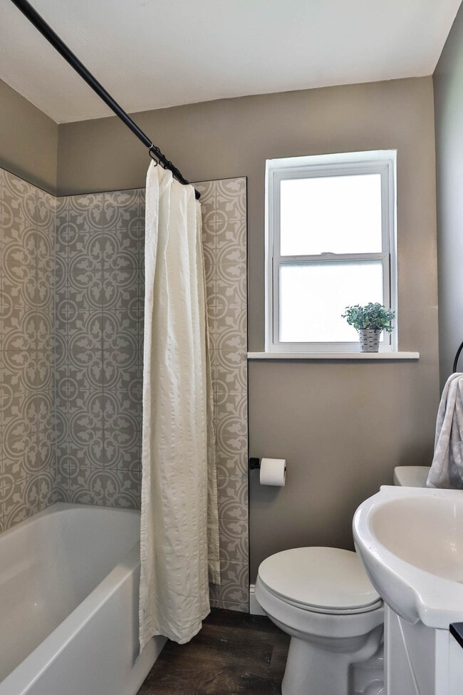 711 N Elm Ave in St. Louis, MO - Building Photo - Building Photo