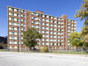 Lakeview Apartments in East Chicago, IN - Building Photo - Building Photo