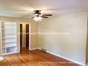 7132 Newton Dr in Overland Park, KS - Building Photo - Building Photo