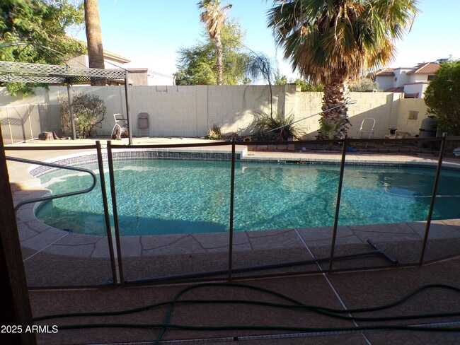 property at 5323 W North Ln