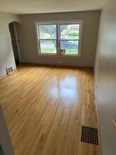 9816 S Forest Ave in Chicago, IL - Building Photo - Building Photo