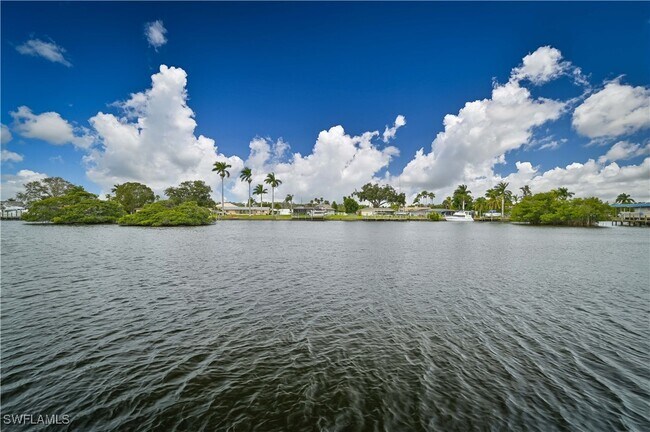 13840 Sleepy Hollow Ln in Ft. Myers, FL - Building Photo - Building Photo