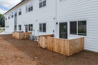 Stunning 1, 2, and 3 Bedroom Apartment Homes in Vancouver, WA - Building Photo - Building Photo