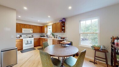 113 Samuel Ct in Streamwood, IL - Foto de edificio - Building Photo