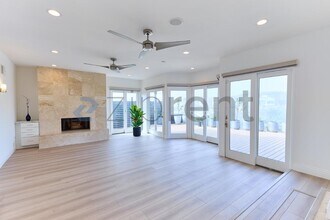 227 Milford Dr in Newport Beach, CA - Building Photo - Building Photo