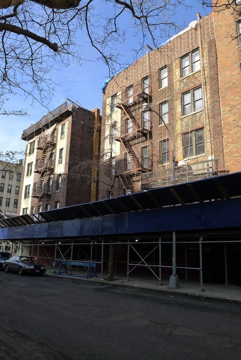 2303 Holland Ave in Bronx, NY - Building Photo