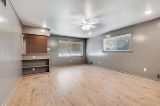 121 S Cavender St in Dallas, TX - Building Photo - Building Photo