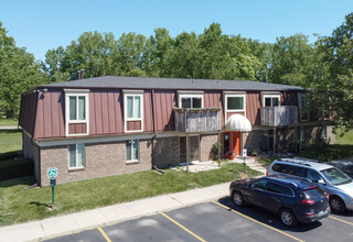 Chateau Apartments in Muncie, IN - Building Photo - Building Photo