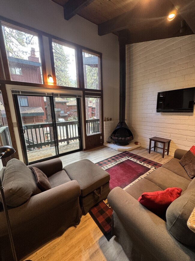 1474 Keller Rd in South Lake Tahoe, CA - Building Photo - Building Photo