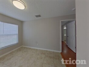 914 Cape Cod Cir in Valrico, FL - Foto de edificio - Building Photo