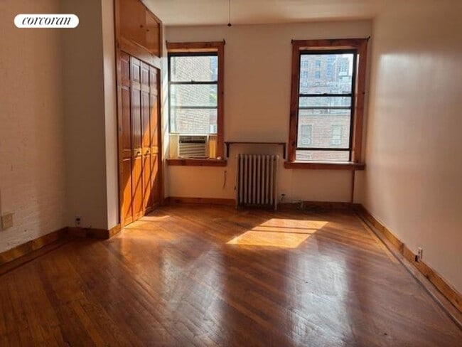140 W 75th St in New York, NY - Building Photo - Building Photo