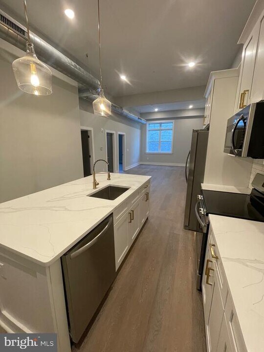 6110 Ridge Ave in Philadelphia, PA - Building Photo