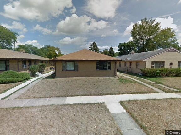 2319 Douglas St in Rockford, IL - Foto de edificio