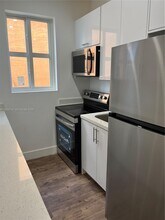 321 SW 9th Ave in Miami, FL - Building Photo - Building Photo